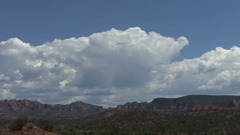 Arizona-Sedona-Paisaje-Con-Nubes