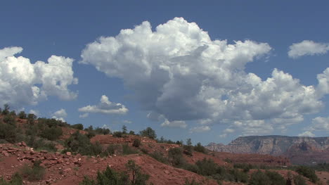 Arizona-Sedona-Paisaje-Con-Nubes