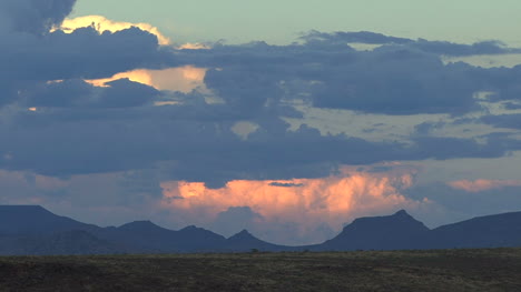 Arizona-sunset-with-a-thunderhead