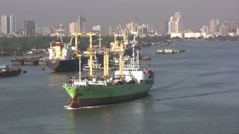 Bangkok-Chao-Phraya-River-freighter
