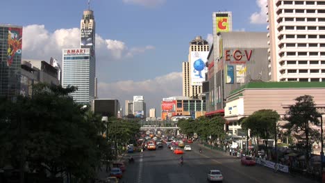Tráfico-De-Bangkok-Mirando-Hacia-Abajo