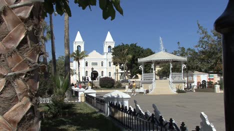 San-Jose-De-Cabo-Missionskirche-Und-Plaza