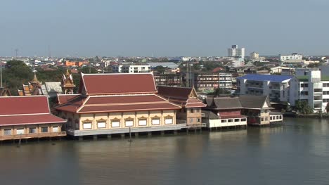 Buddhistischer-Tempel-Am-Fluss-Chao-Phraya