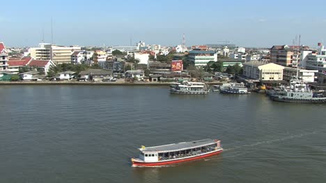 Passagierfähre-Auf-Dem-Fluss-Chao-Phraya