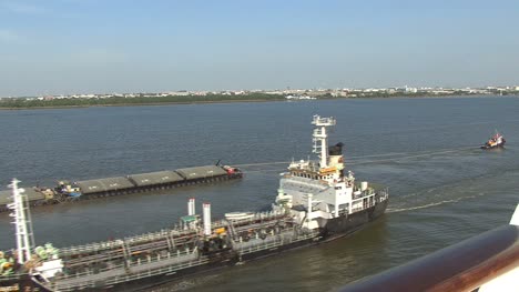 Schiff-Auf-Dem-Fluss-Chao-Phraya