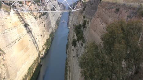 Vista-Del-Canal-De-Corinto