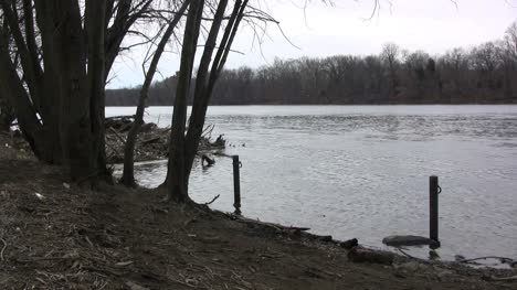 Delaware-River-in-winter
