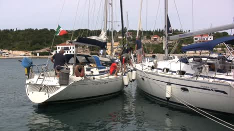 Fiscardo-Auf-Kefalonia-Segelbooten