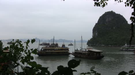 Halong-Bay-with-excursion-boats