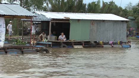 Houseboats-in-the-Mekong-Delta