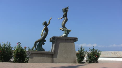 Mexico-Puerto-Vallarta-Estatua-De-Sirenas