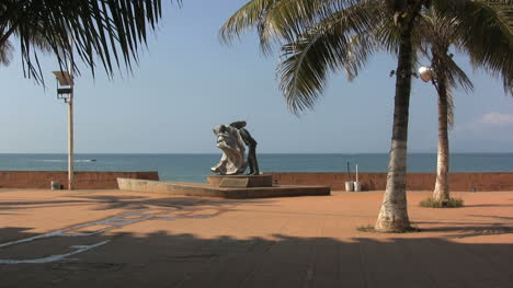 Mexico-Puerto-Vallarta-dancer-statue-by-ocean