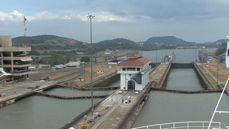 Panamakanal-Bei-Miraflores-Schleusen