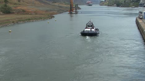 Panama-Canal-Tug-boat