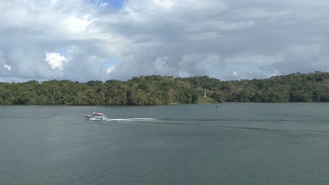 Panama-Canal-A-boat-on-Lake-Gatun