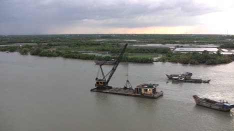 Saigon-River-dredge