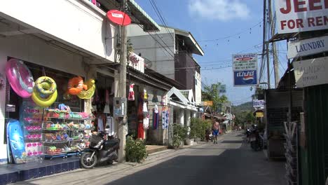 Thailand-Kho-Samui-Straße-Mit-Motorroller