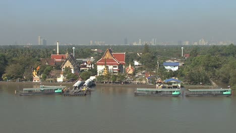 Templo-Budista-En-El-Chao-Phraya