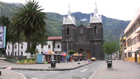 Ecuador-Kirche-Banos