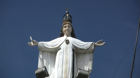 Ecuador-Jesus-Statue