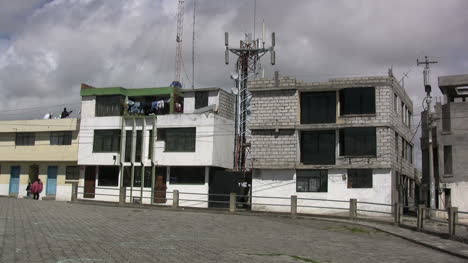 Häuser-In-Latacunda-Ecuador