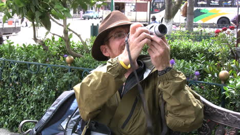 Ecuador-Tourist-Mit-Kamera