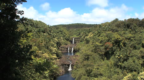 Hawaii-Blick-Auf-Die-Umauma-Wasserfälle