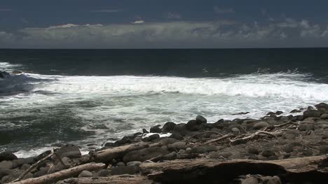 Hawaii-Olas-En-La-Desembocadura-Del-Río-En-Kolekole-2