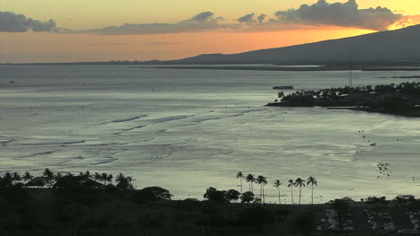 Honolulu-evening-waves
