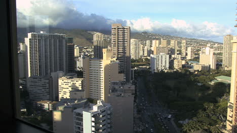 Honolulu-skyline-from-above