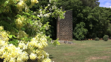Kauai-Ziegelstein-Zuckermühle-Ruine-Im-Park