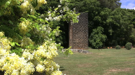 Kauai-Brick-sugar-mill-ruin-in-park