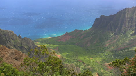 Suelo-Del-Cañón-De-Waimea-Y-Mar-Kauai