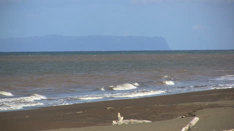 Kauai-Distant-headland-and-sea