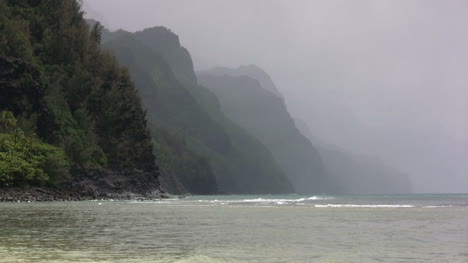 Espectacular-Costa-Brumosa-De-Kauai