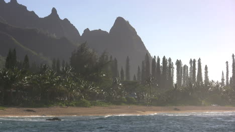 Kauai-Peaky-mountains-and-sea