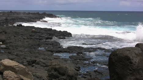 Kauai-Waves-break-on-lava-rocks