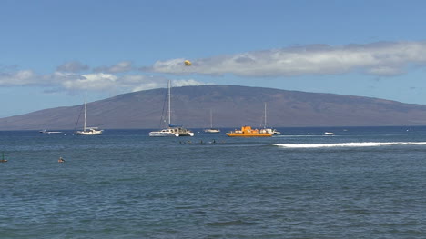 Barcos-De-La-Isla-Lanai-Y-Submarino-Amarillo