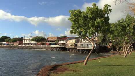 Maui-Town-of-Lahaina-on-the-waterfront