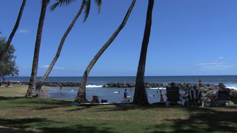 Maui-Waves-and-breakwater