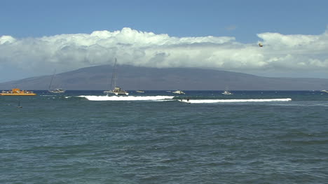 Lanai-En-La-Distancia-Vista-Desde-Maui