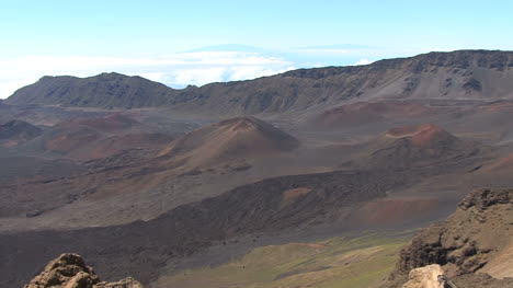 Maui-Slow-pan-of-Haleakala-crater-2