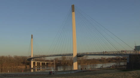 Omaha-Blick-Auf-Die-Fußgängerbrücke