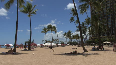 Waikiki-beach-and-hotels