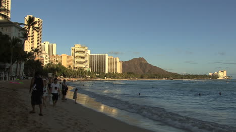 Waikiki-Diamond-Head-2