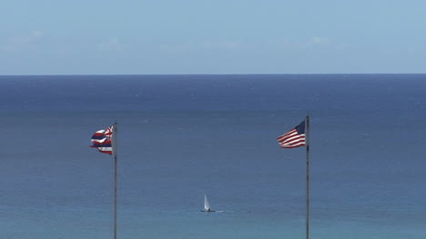 Waikiki-Flaggen-Und-Meer