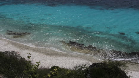 Türkisfarbenes-Meer-In-Der-Karibik