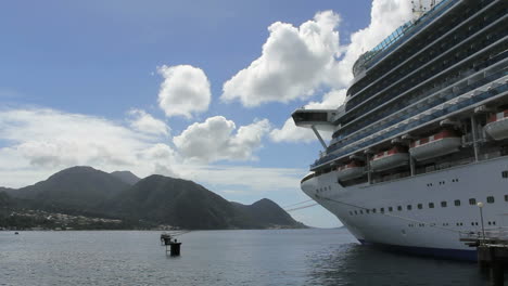 Dominica-scene-with-ship-2
