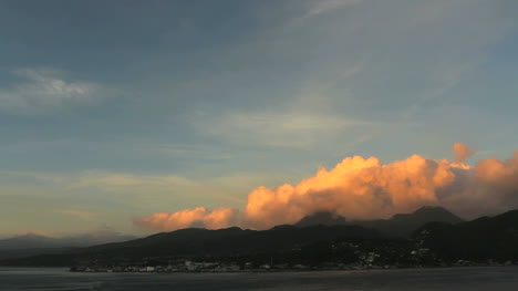 Nubes-Al-Atardecer-Sobre-Dominica