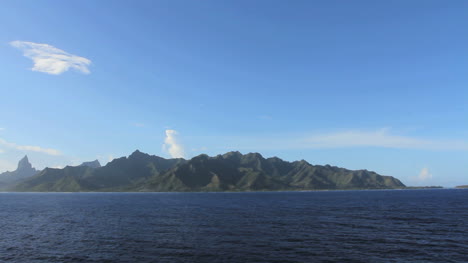 Moorea-in-the-distance